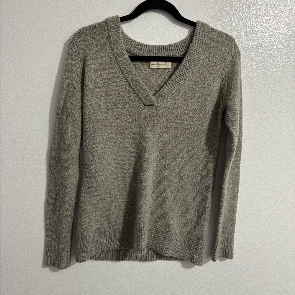 Abercrombie and Fitch women’s wool blend sweater top grey‎ beige size small soft